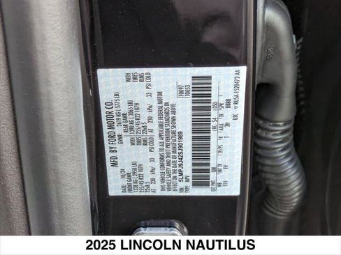 New 2025 Lincoln Nautilus Black Label w/ Jet Appearance Package AWD/4WD image 15