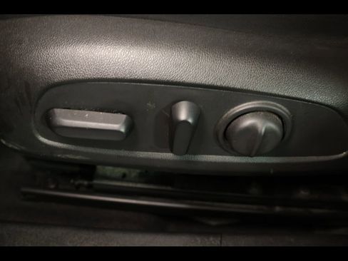 Used 2016 Chevrolet Malibu Premier w/ Driver Confidence Package II image 12