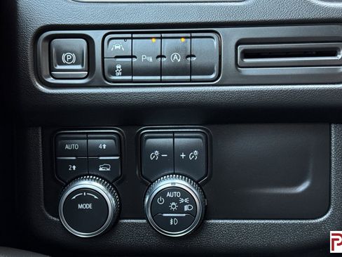 Certified 2023 GMC Yukon XL SLE w/ Gmc Pro Safety Plus Package image 32