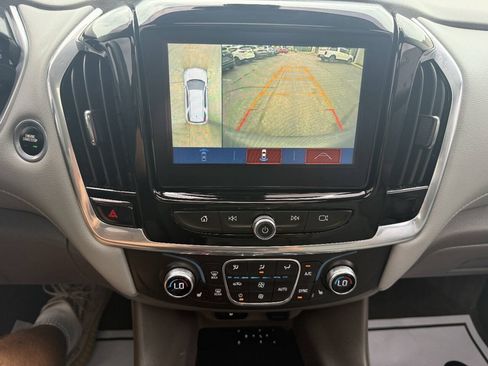 Used 2018 Chevrolet Traverse LT AWD/4WD image 36