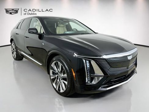 Certified 2026 Cadillac Lyriq Signature Luxury w/ Nappa Leather Package AWD/4WD image 3