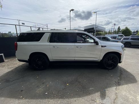 Used 2022 GMC Yukon XL Denali AWD/4WD image 7