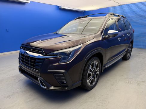 Used 2023 Subaru Ascent Touring AWD/4WD image 4