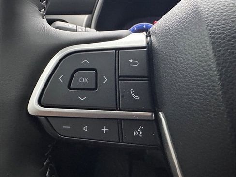 Used 2025 Toyota Highlander Limited image 21
