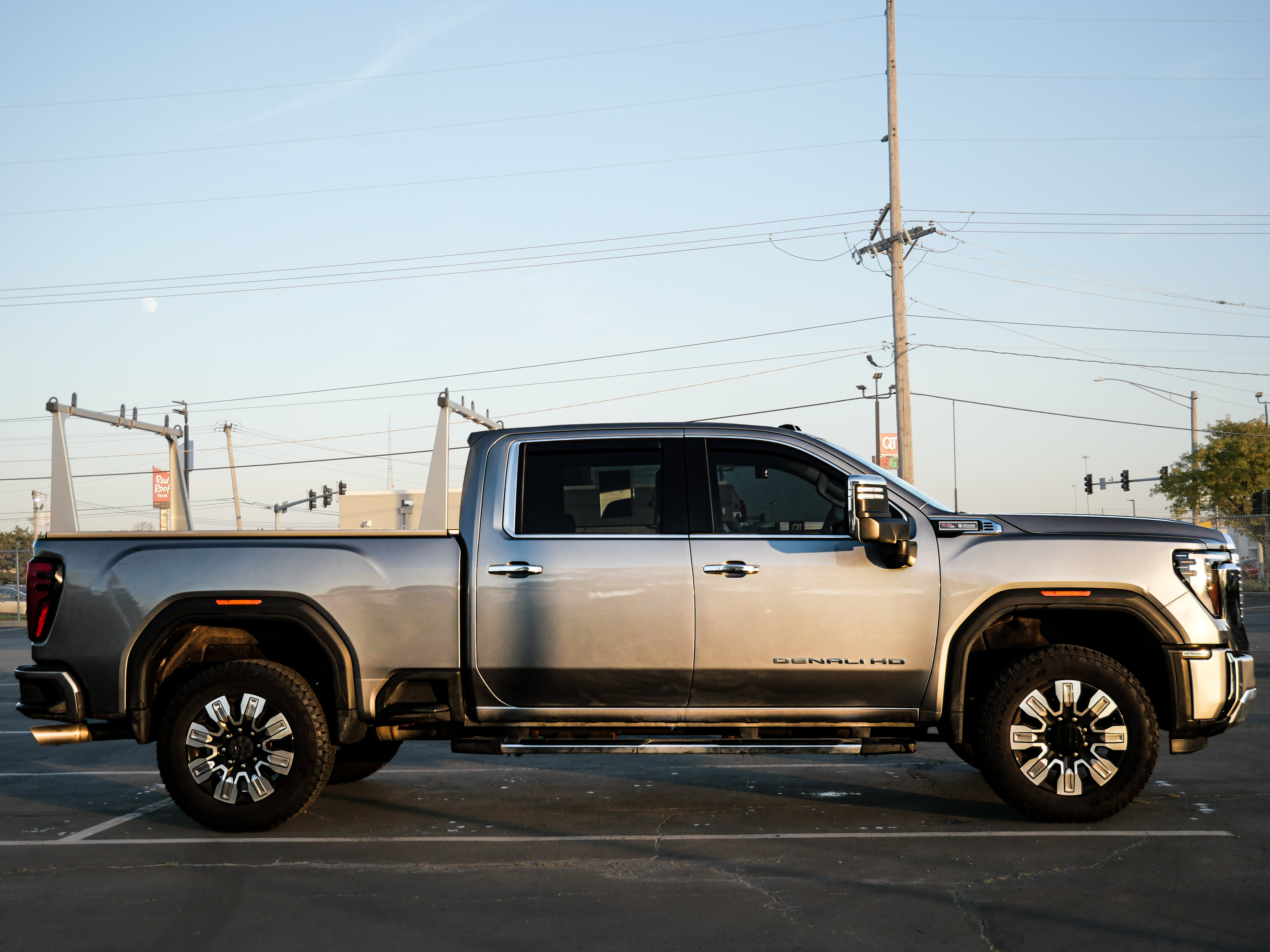 Used 2025 GMC Sierra 2500 Denali w/ Denali Reserve Package AWD/4WD image 5
