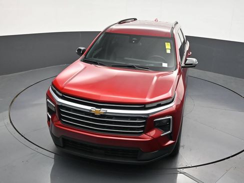 Used 2024 Chevrolet Traverse LT FWD image 24