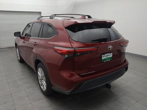 Used 2020 Toyota Highlander Limited FWD image 5