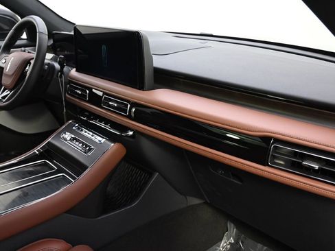 New 2026 Lincoln Aviator Reserve AWD/4WD image 15