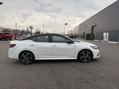 Used 2023 Nissan Sentra SR w/ SR Premium Package image 2