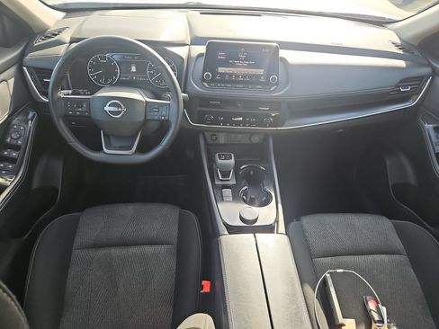 Used 2025 Nissan Rogue SV AWD/4WD image 11