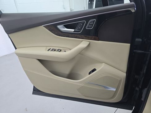 Used 2018 Audi Q7 3.0T Prestige image 28