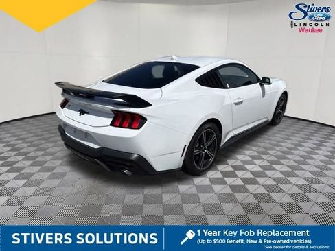 Used 2025 Ford Mustang Coupe RWD image 6