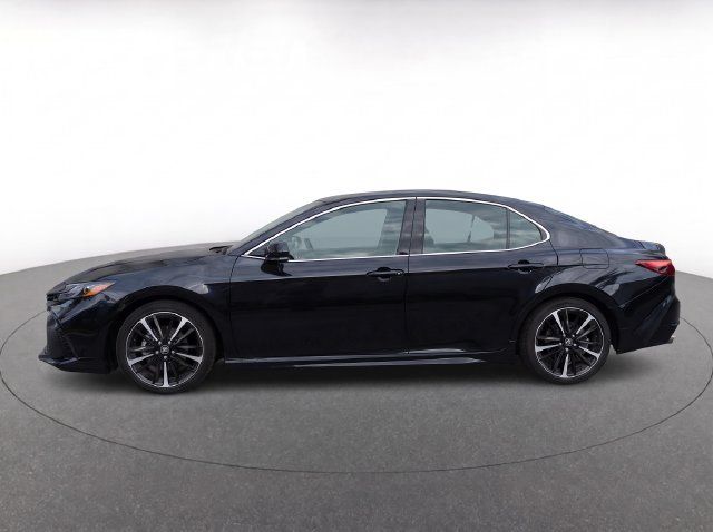 Used 2018 Toyota Camry XSE FWD image 6