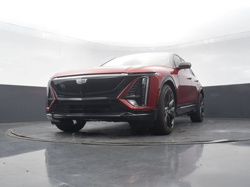 New 2026 Cadillac Lyriq Signature Sport w/ Nappa Leather Package AWD/4WD image 49