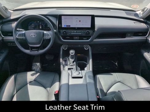 Certified 2024 Toyota Grand Highlander AWD image 29