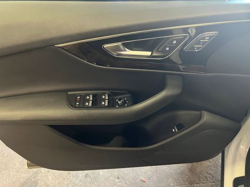 Used 2017 Audi Q7 3.0T Premium image 9
