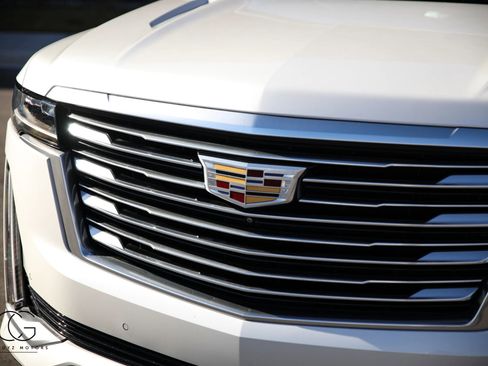 Used 2021 Cadillac Escalade ESV Premium Luxury Platinum image 23