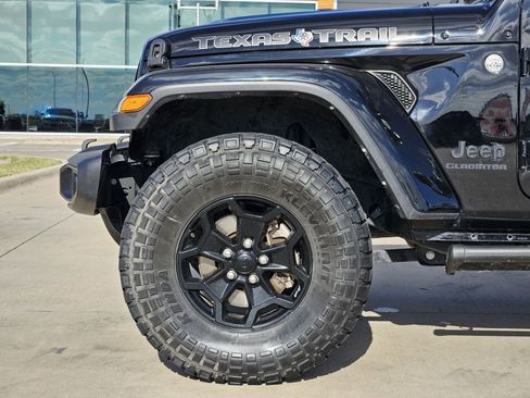 Used 2022 Jeep Gladiator Sport image 11