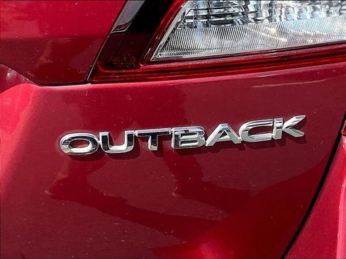Used 2019 Subaru Outback 2.5i Limited AWD/4WD image 23