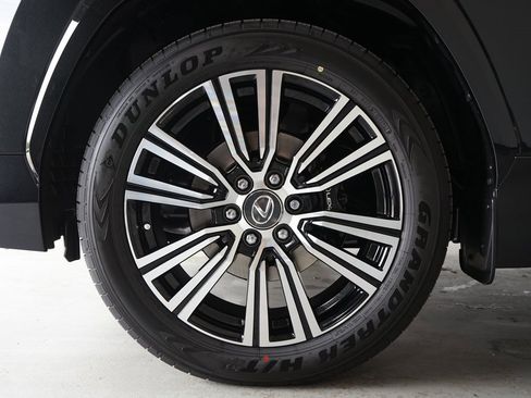 Used 2026 Lexus LX 600 4WD w/ Luxury Package image 40