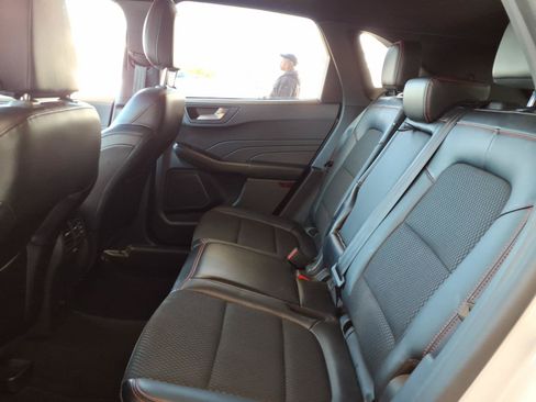 Used 2025 Ford Escape ST-Line w/ Tech Pack #1 FWD image 16