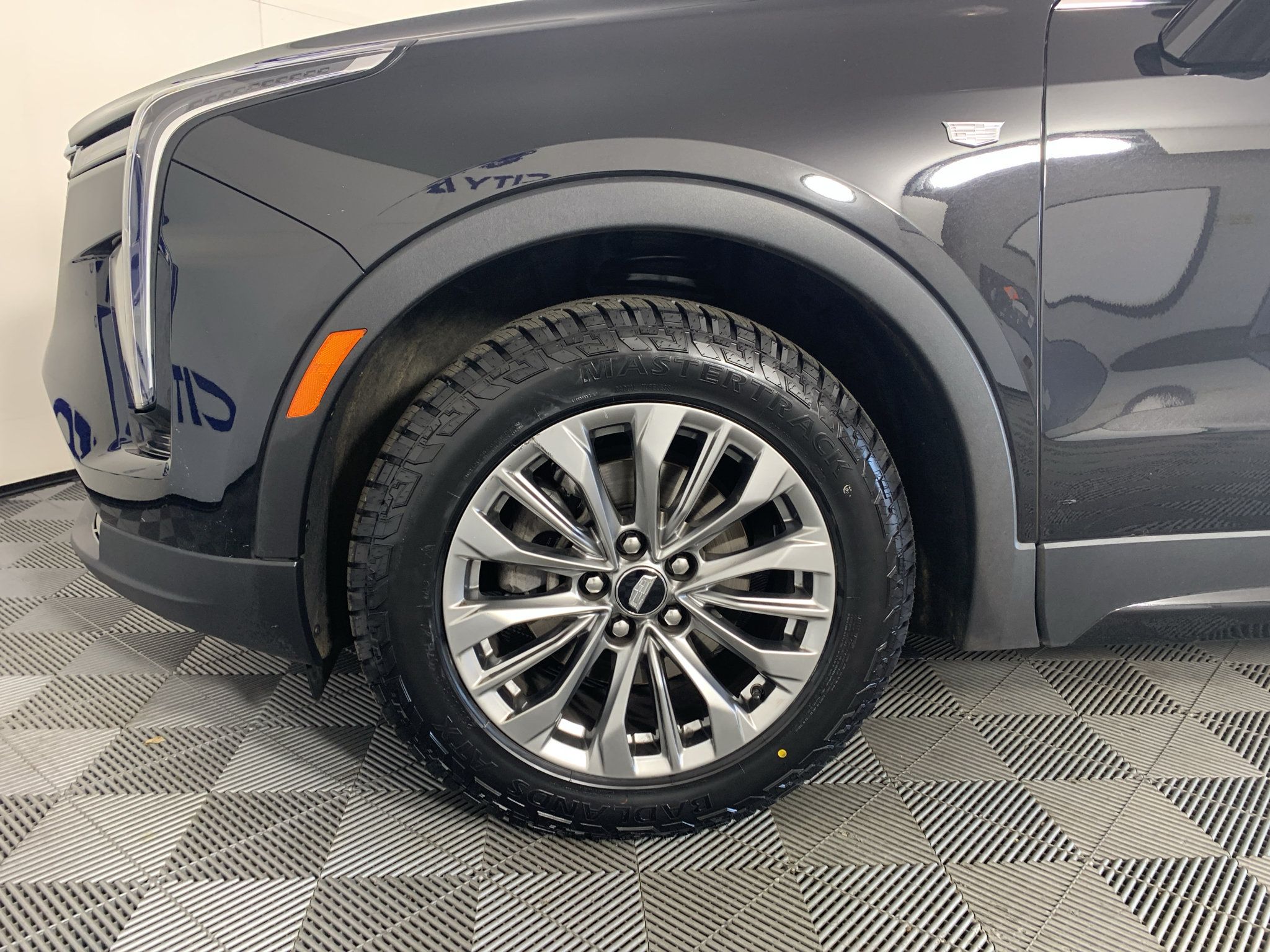 Used 2024 Cadillac XT4 Premium Luxury AWD/4WD image 11