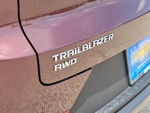 Used 2023 Chevrolet TrailBlazer LS AWD/4WD image 15