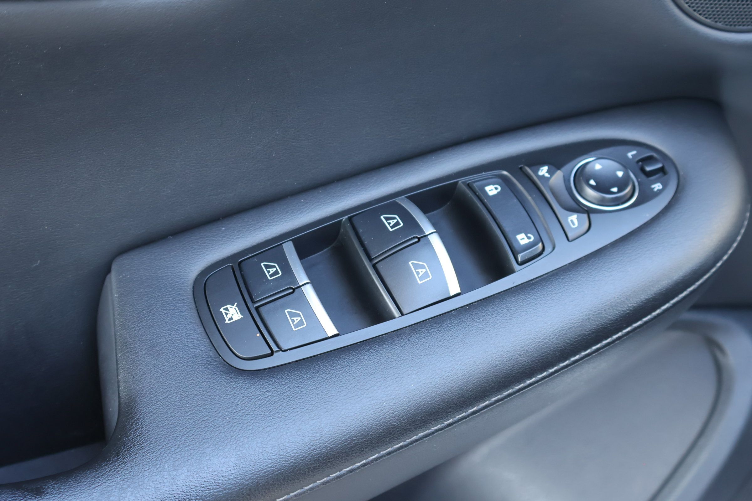 Certified 2023 INFINITI QX50 Luxe FWD image 15