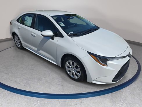 New 2026 Toyota Corolla LE FWD image 3