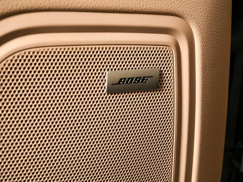 New 2026 Porsche Macan image 7