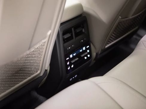 Certified 2026 Porsche Macan Electric RWD image 35