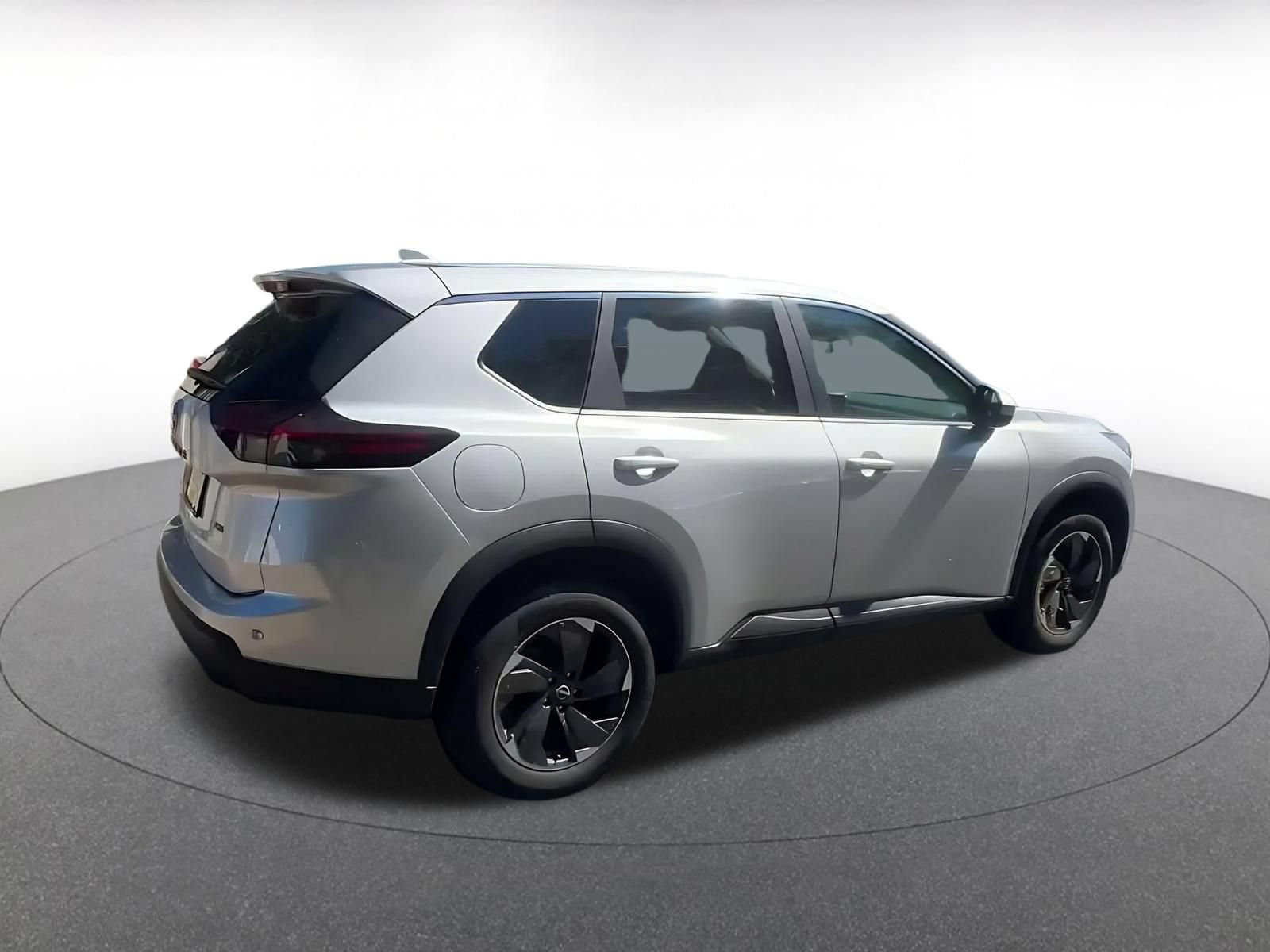 Used 2025 Nissan Rogue SV AWD/4WD image 14