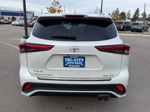 Used 2023 Toyota Highlander XSE image 6
