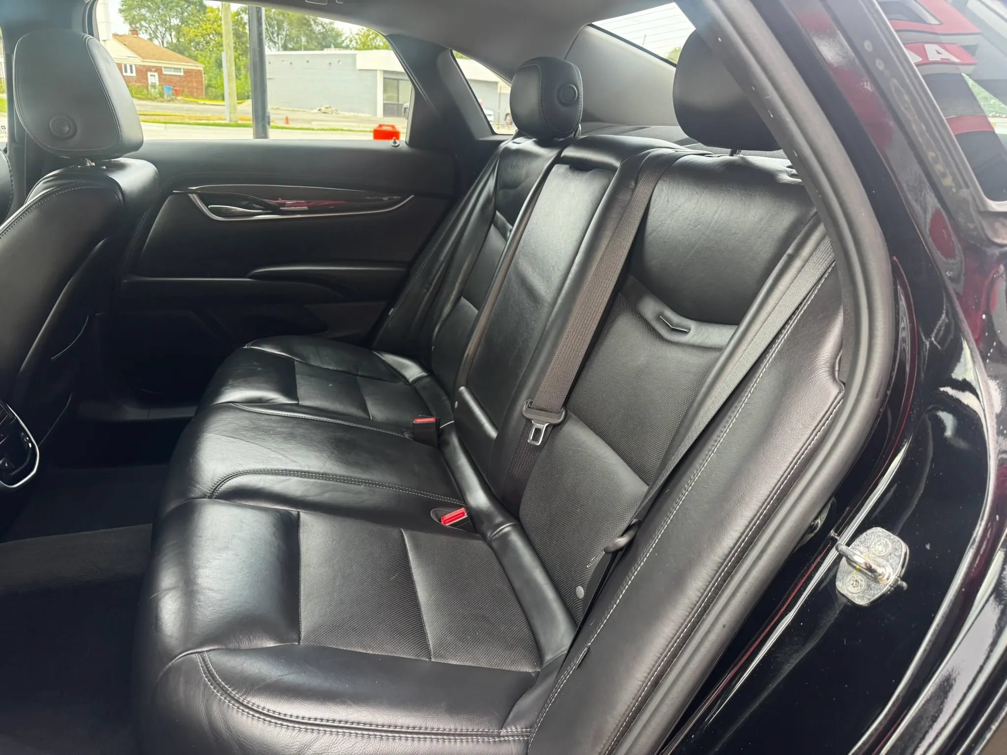 Used 2015 Cadillac XTS Luxury FWD image 18
