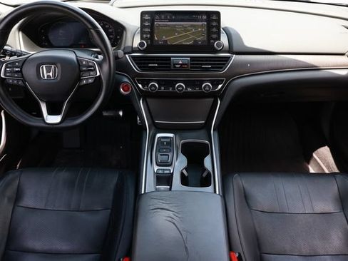 Used 2018 Honda Accord Touring image 24