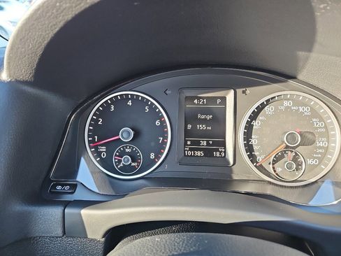 Used 2017 Volkswagen Tiguan S image 21