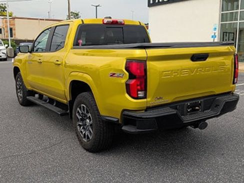 Used 2023 Chevrolet Colorado Z71 w/ Z71 Convenience Package 2 AWD/4WD image 7