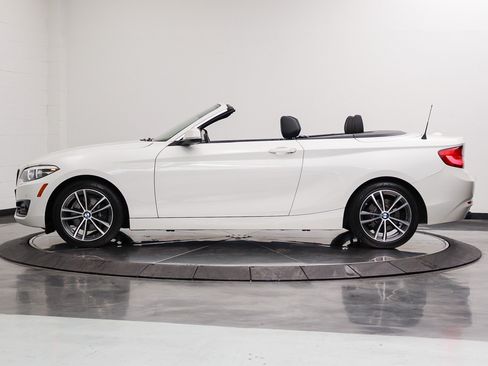 Used 2019 BMW 230i Convertible w/ Convenience Package RWD image 12