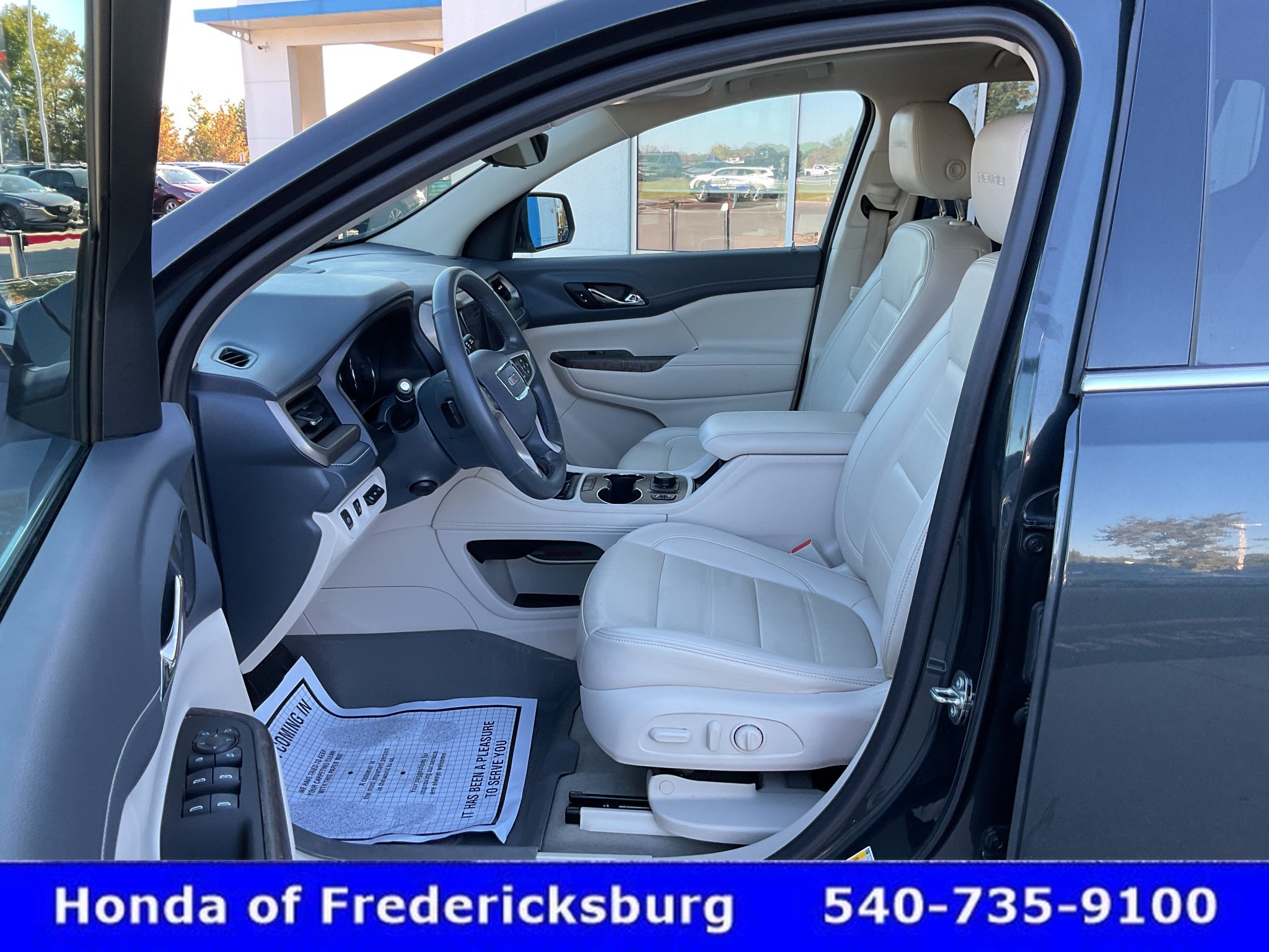 Used 2023 GMC Acadia Denali w/ Denali Ultimate Package FWD image 33