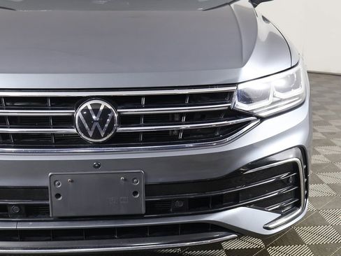 Used 2022 Volkswagen Tiguan SEL R-Line image 16