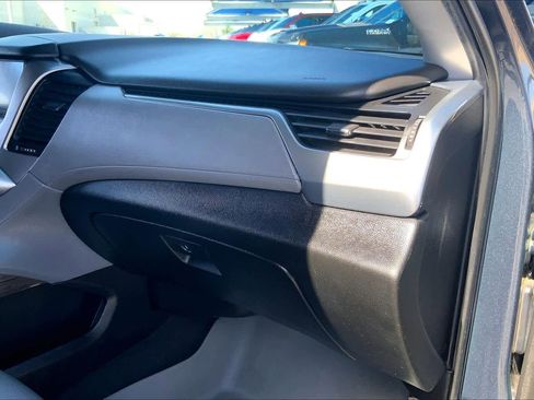 Used 2019 Chevrolet Tahoe LT image 19