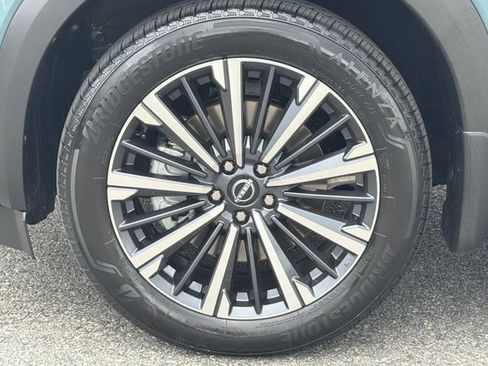 New 2026 Nissan Pathfinder Platinum FWD image 11