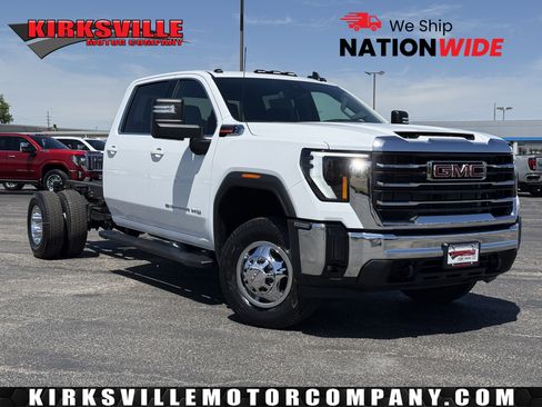 New 2026 GMC Sierra 3500 SLE w/ SLE Convenience Package AWD/4WD image 1