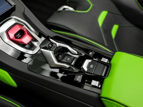Used 2024 Lamborghini Huracan EVO AWD/4WD image 23