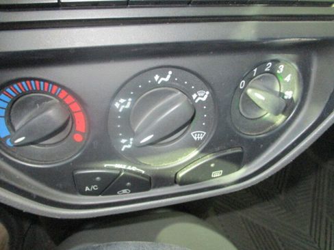 Used 2005 Ford Focus S image 27