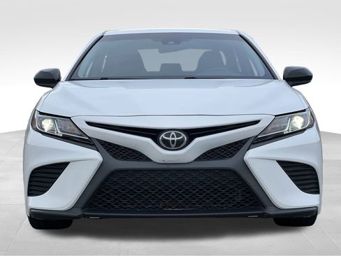 Used 2020 Toyota Camry SE image 30