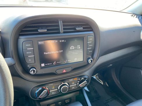 Used 2025 Kia Soul LX w/ LX Technology Package image 17