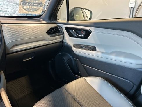 Used 2025 Subaru Forester Limited image 84