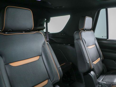 Used 2023 GMC Yukon AT4 w/ AT4 Premium Package AWD/4WD image 32
