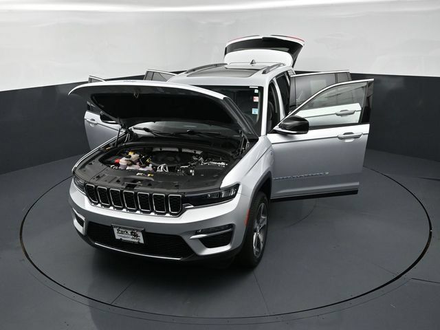 Used 2023 Jeep Grand Cherokee 4WD 4xe image 26